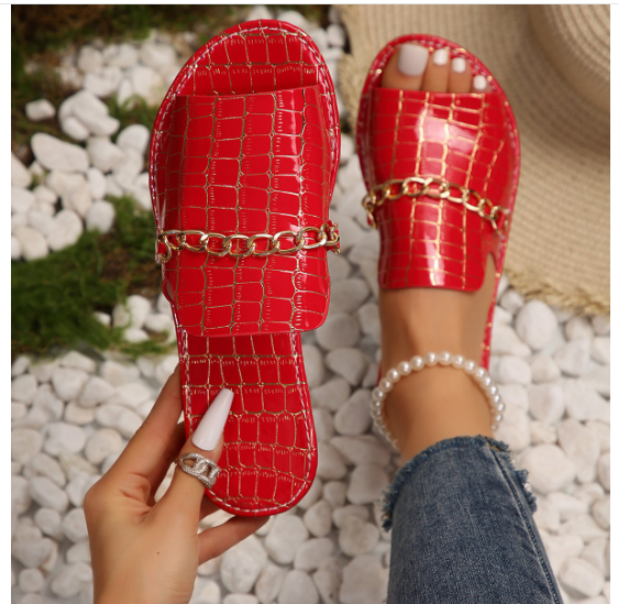 Sandalias de Verano con Cadena Dorada: Elegancia Brillante en Cada Paso