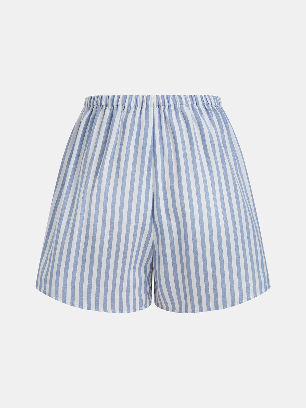 Conjunto de rayas azules con top asimétrico y pantalón corto