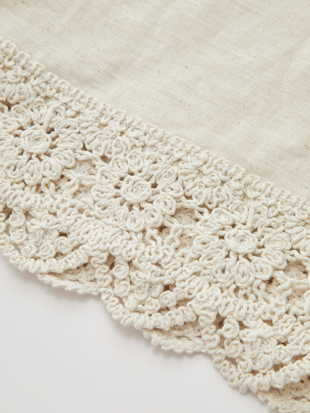 Conjunto Elegante de Lino con Encaje Delicado