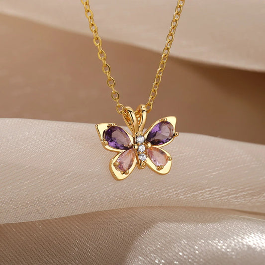 Collar de Mariposa Dorada con Cristales Brillantes