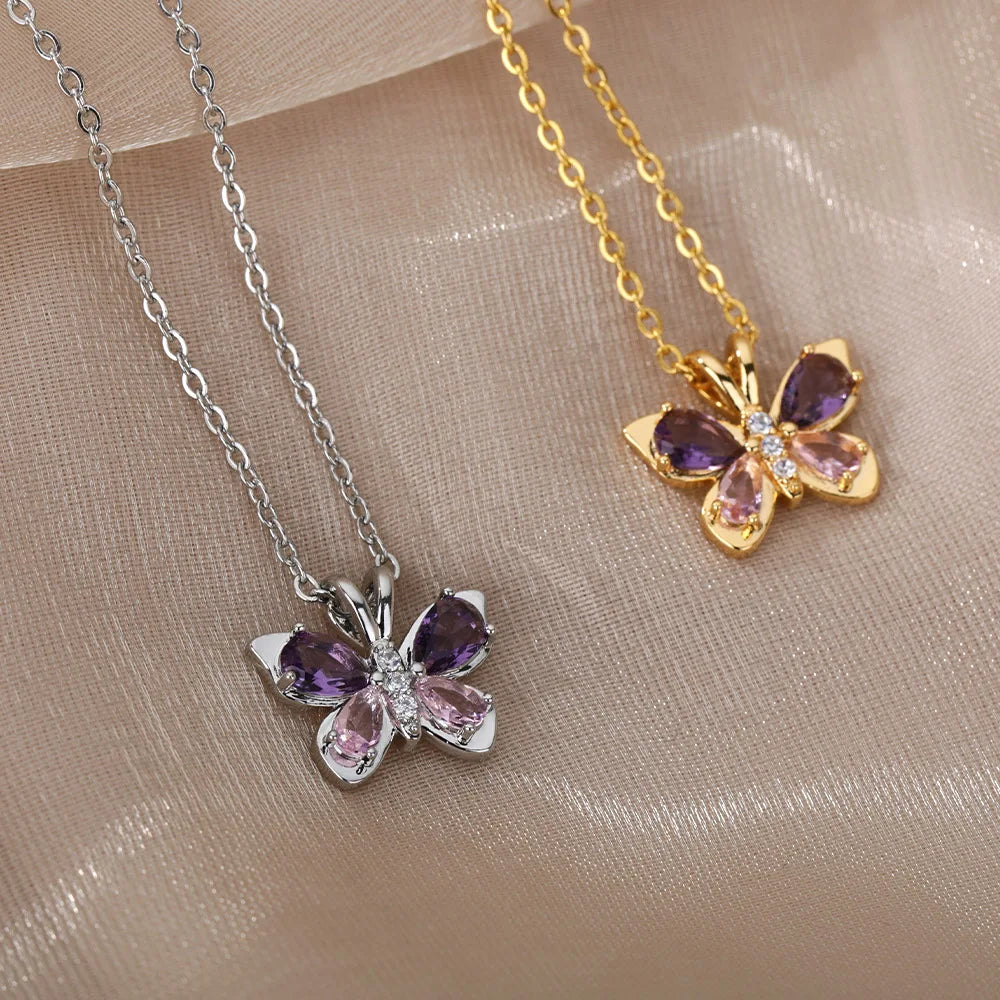 Collar de Mariposa Dorada con Cristales Brillantes
