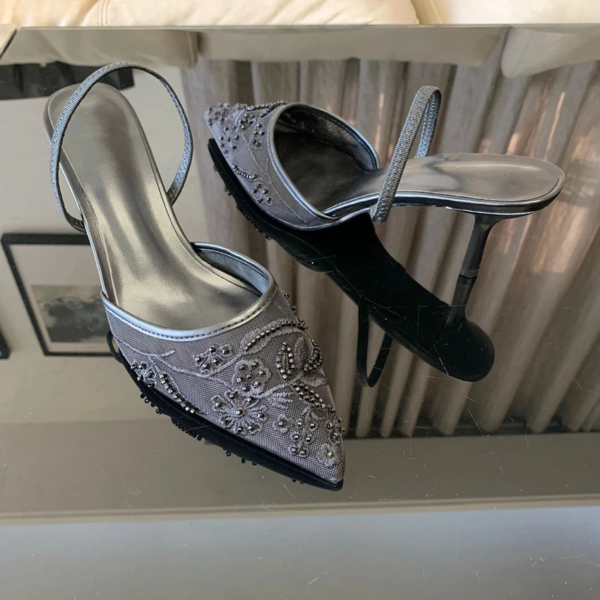 Tacones Elegantes con Encaje Floral - Detalle Floral Sofisticado