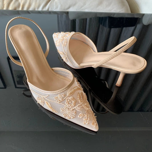 Tacones Elegantes con Encaje Floral - Detalle Floral Sofisticado